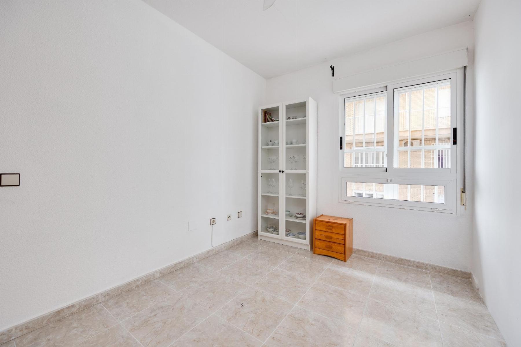Apartamento en Primera Línea con Vistas al Mar en Acequión, Torrevieja