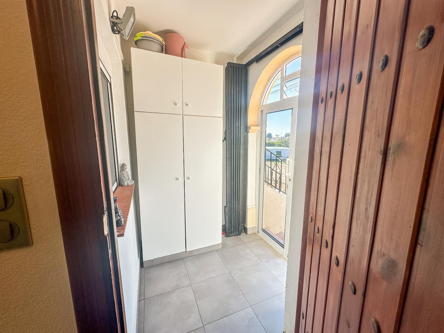 Bungalow con Piscina Privada en Villamartín — Refugio Mediterráneo