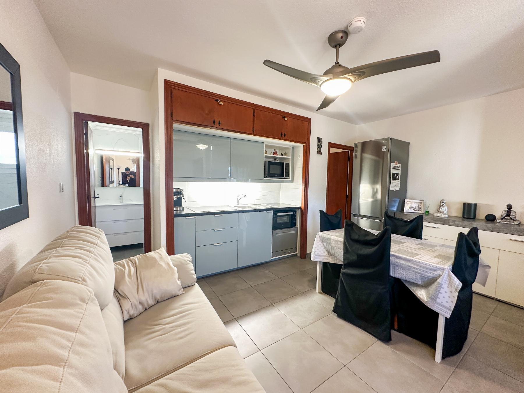 Bungalow con Piscina Privada en Villamartín — Refugio Mediterráneo