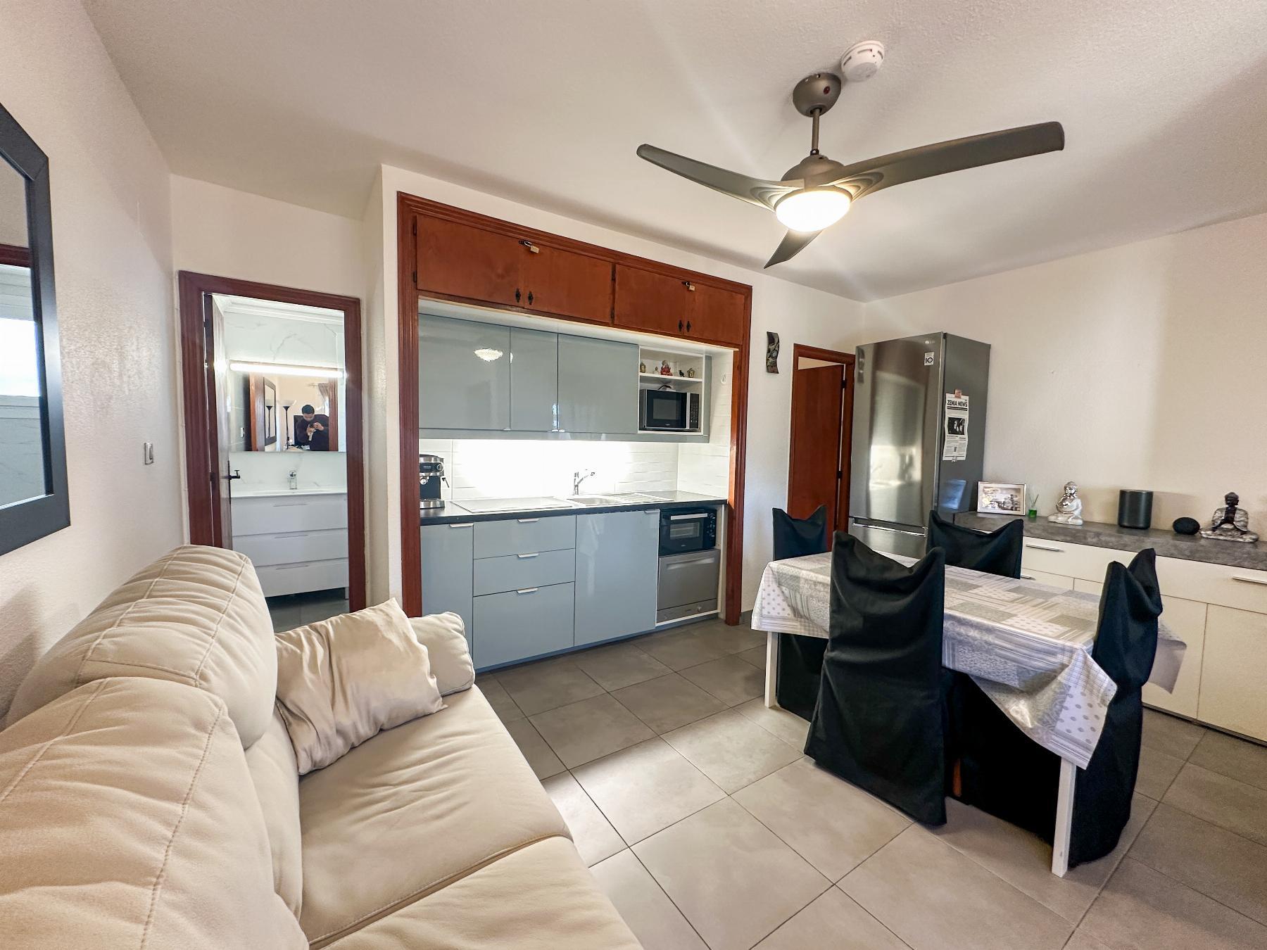 Bungalow con Piscina Privada en Villamartín — Refugio Mediterráneo