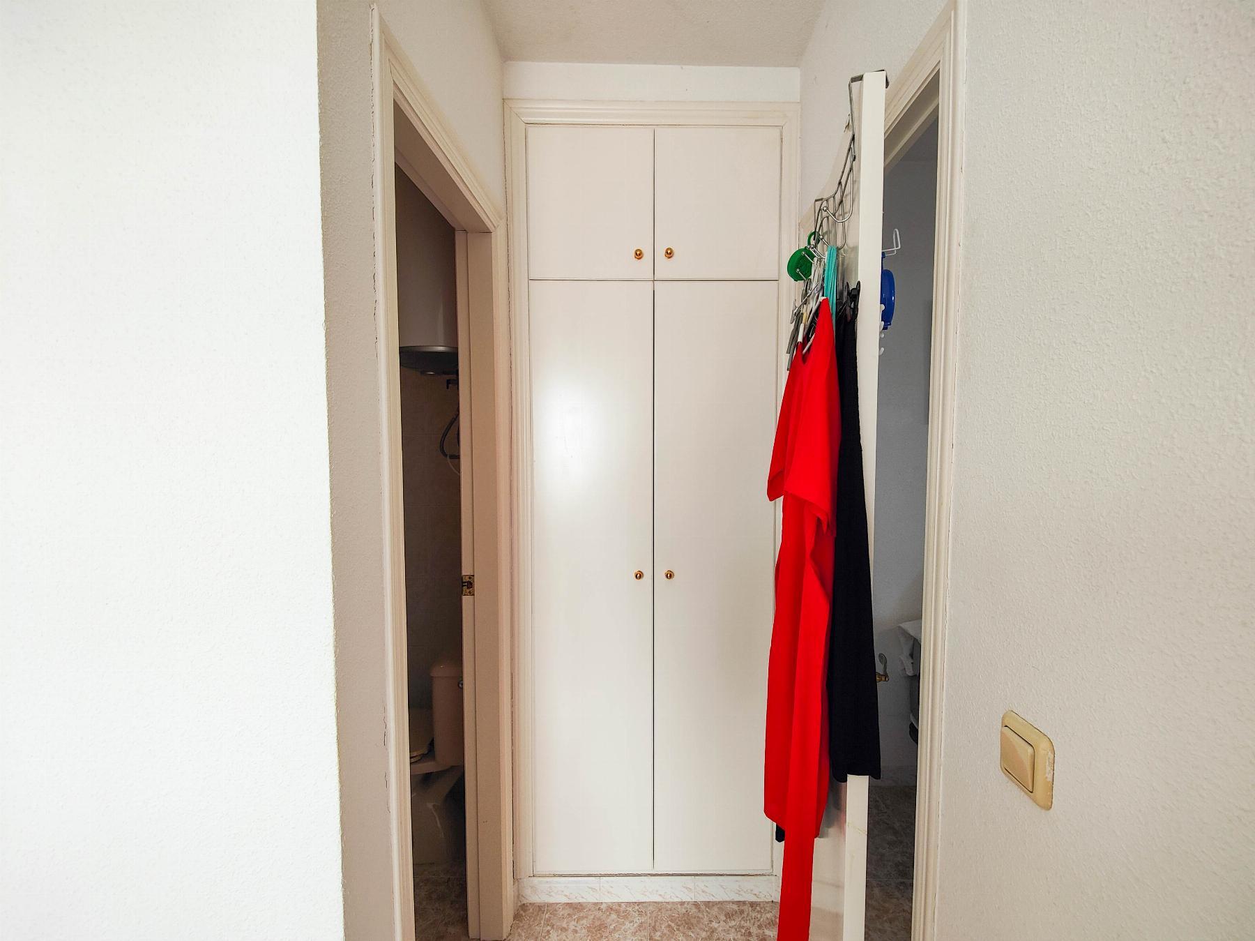 Bungalow con Terraza Privada y Piscina Comunitaria en Los Altos, Torrevieja