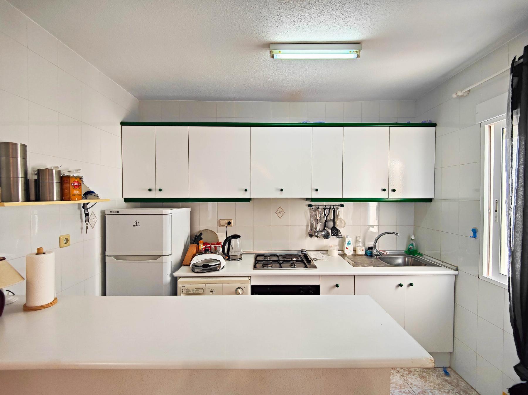 Bungalow con Terraza Privada y Piscina Comunitaria en Los Altos, Torrevieja