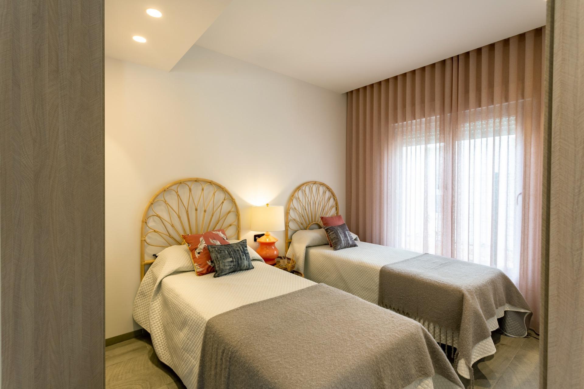 Villa obra nueva con piscina en Algorfa - 3 dorm