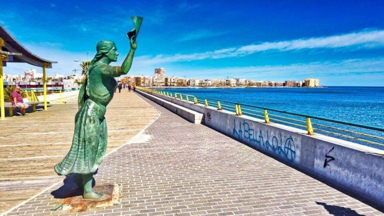 Ático Obra Nueva con Piscina Privada en Torrevieja — Cerca Playa