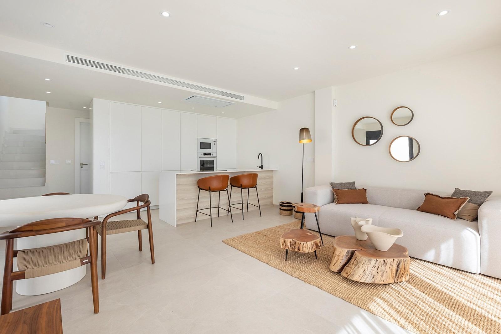 Villa obra nueva con piscina en Los Alcázares — 3 dorm, 115 m², 195 m² parcela