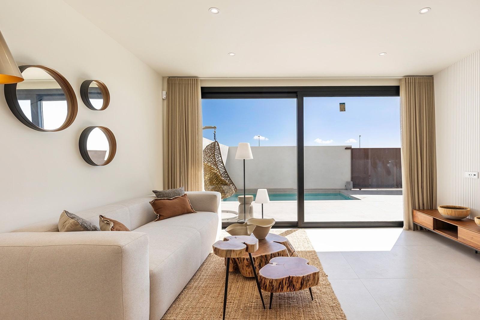 Villa obra nueva con piscina en Los Alcázares — 3 dorm, 115 m², 195 m² parcela
