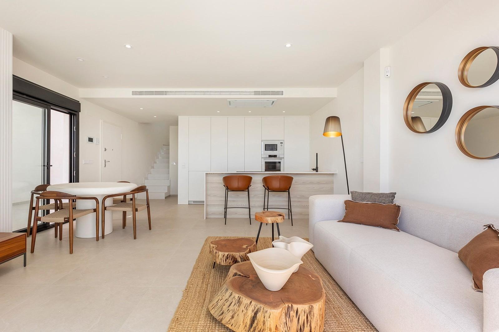 Villa obra nueva con piscina en Los Alcázares — 3 dorm, 115 m², 195 m² parcela