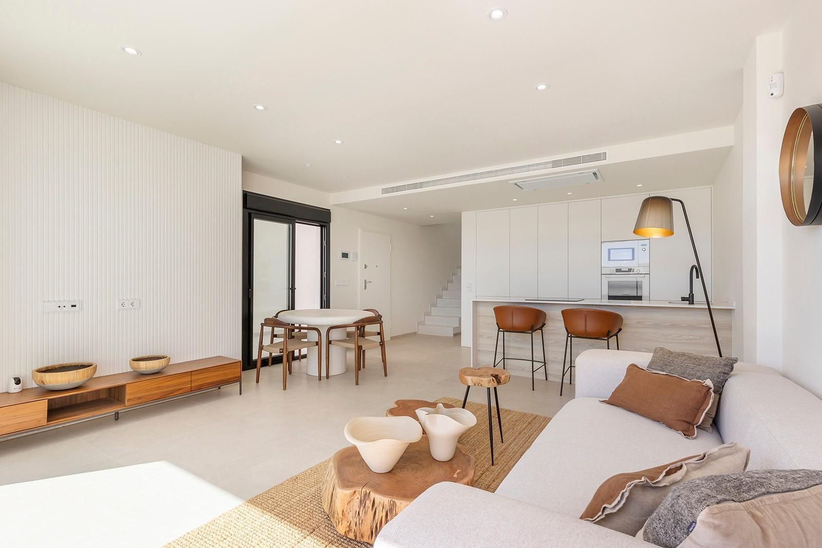 Villa obra nueva con piscina en Los Alcázares — 3 dorm, 115 m², 195 m² parcela