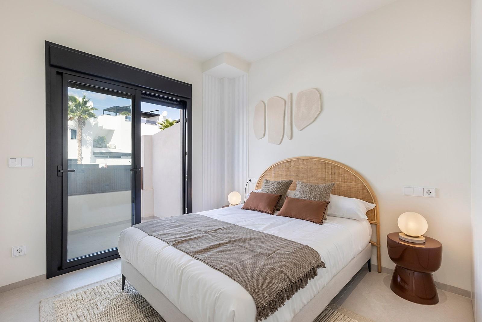 Villa obra nueva con piscina en Los Alcázares — 3 dorm, 115 m², 195 m² parcela