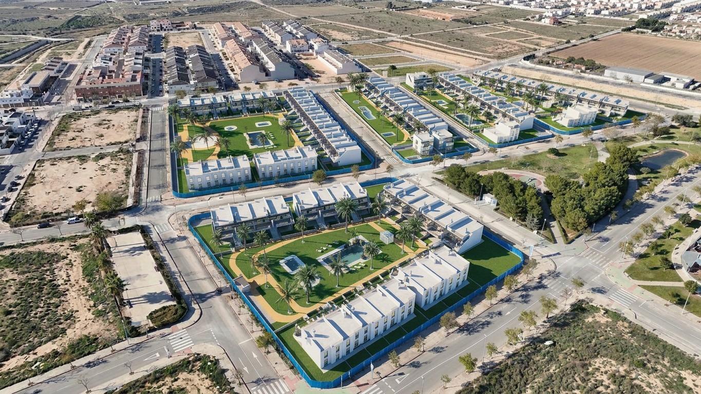 Chalet obra nueva en Pilar de la Horadada con piscina privada - 3 dorm