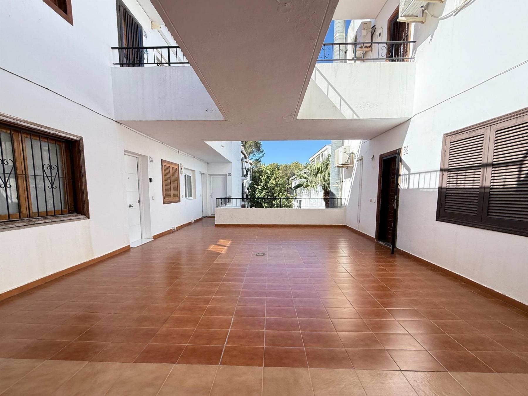 Apartamento 2 Dorm. Villamartín - Vistas Piscina y Golf | 159.900€