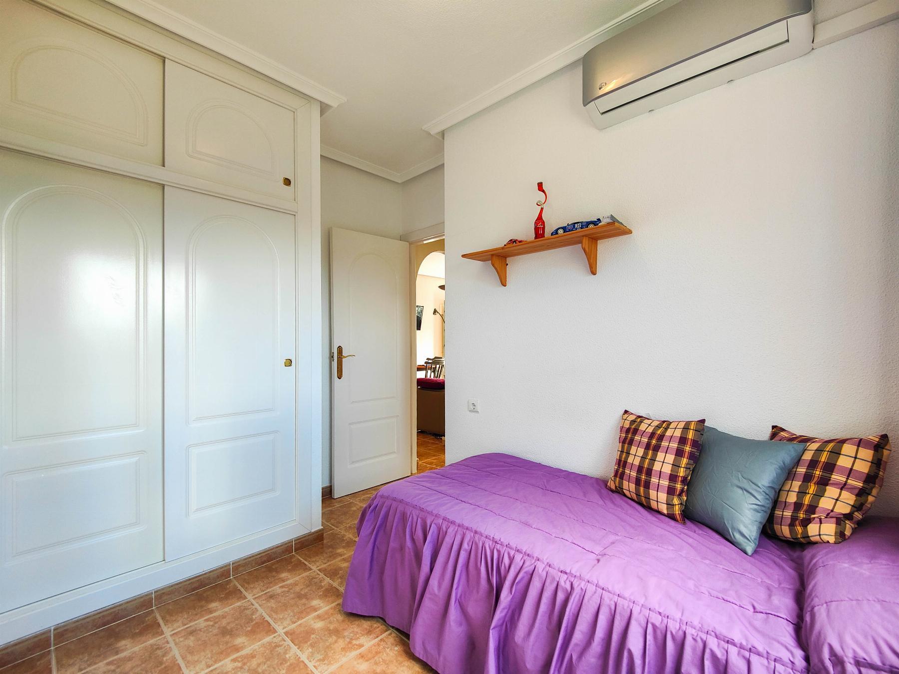 Dúplex en Punta Prima con Terraza de 25m² y Piscina Comunitaria