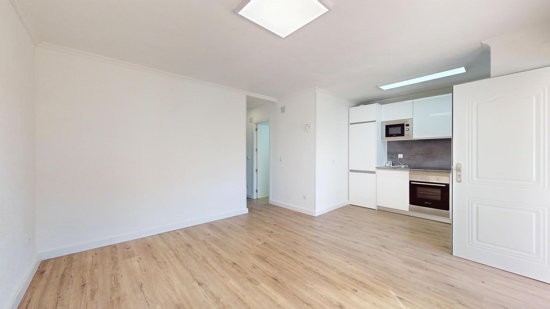 Bungalow Bajo Reformado en Villamartín — Terraza 22m²