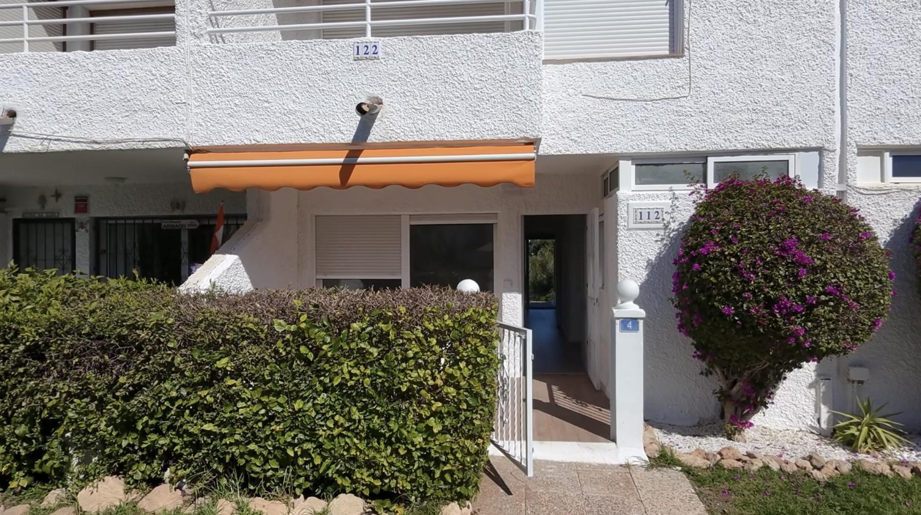 Bungalow Bajo Reformado en Villamartín — Terraza 22m²