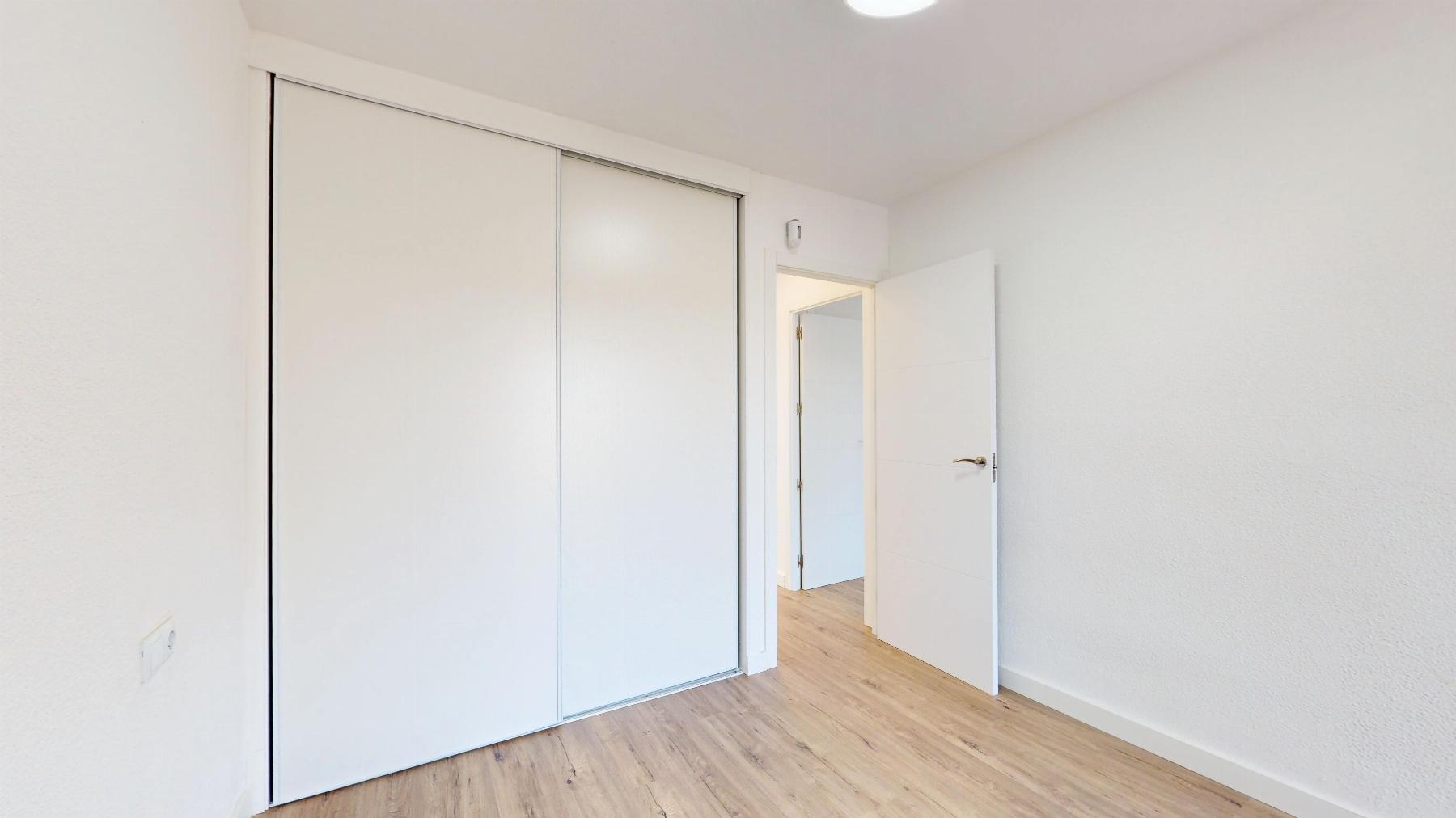Bungalow Bajo Reformado en Villamartín — Terraza 22m²