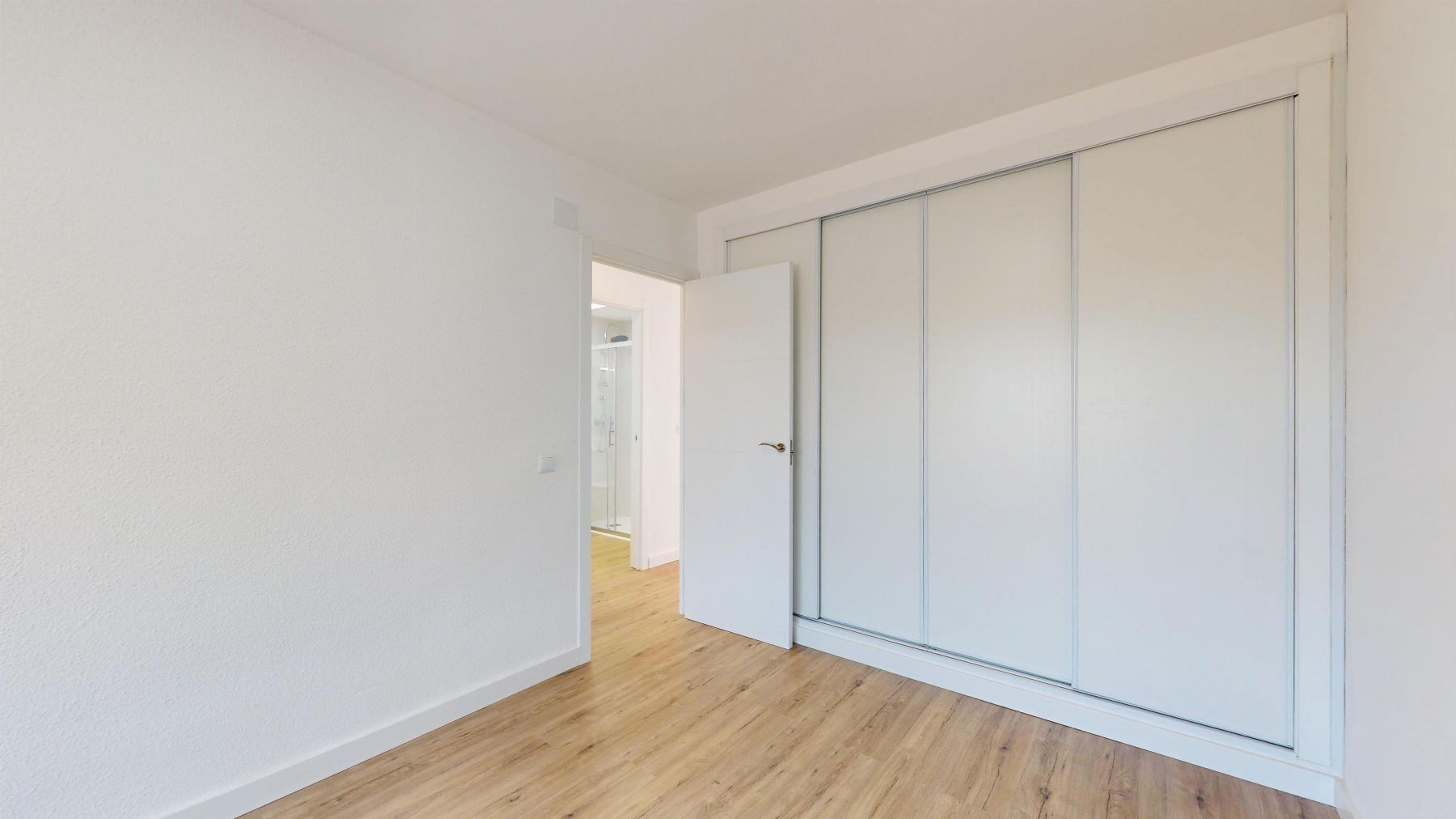 Bungalow Bajo Reformado en Villamartín — Terraza 22m²