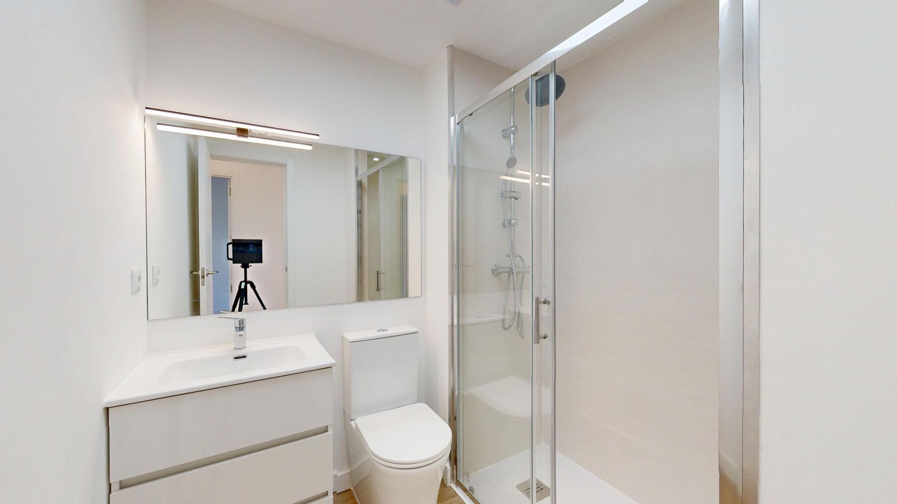 Bungalow Bajo Reformado en Villamartín — Terraza 22m²