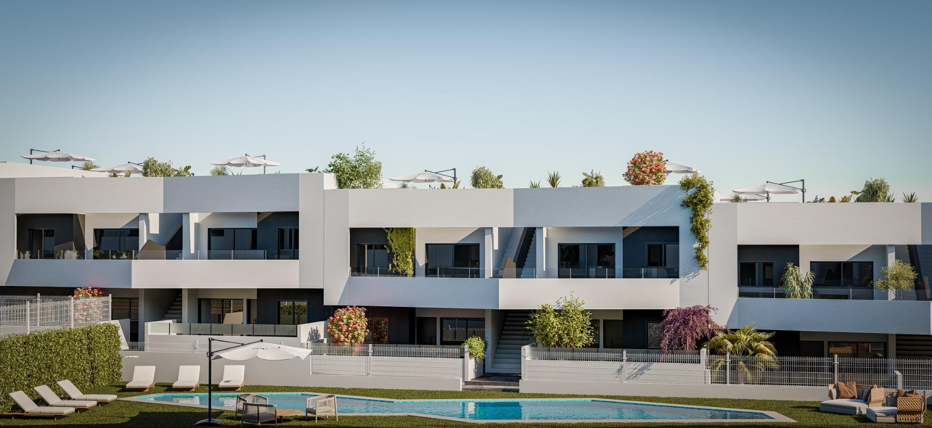 Chalet Obra Nueva en San Miguel de Salinas con Piscina Privada — 3 Dorm.