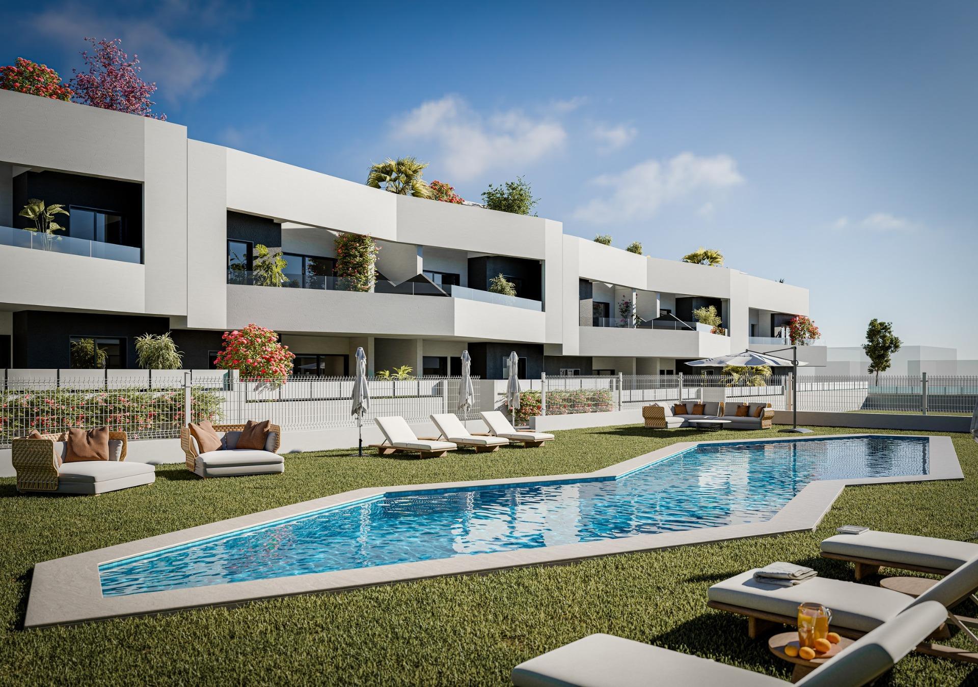 Chalet Obra Nueva con Piscina Privada en San Miguel de Salinas — 3 Dorm.