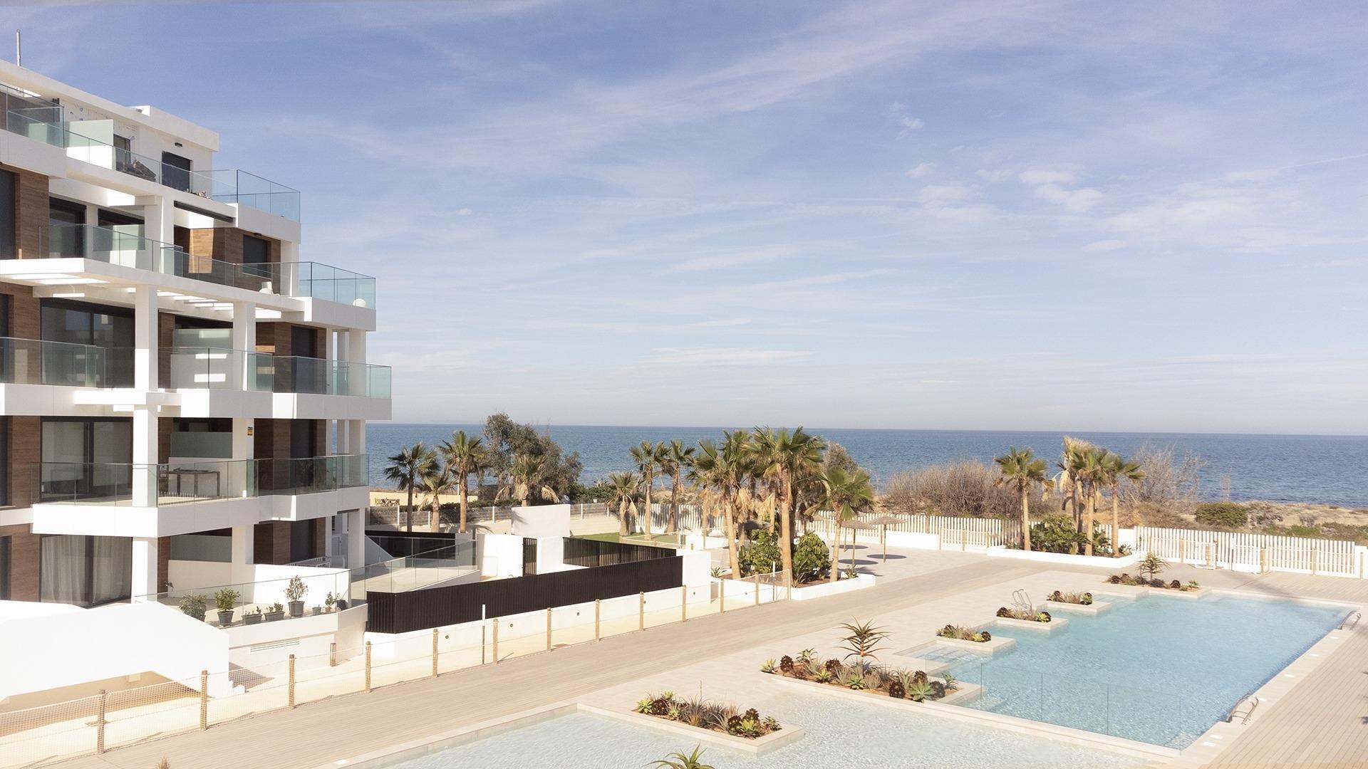 Ático obra nueva en Dénia con piscina privada — 2 hab.