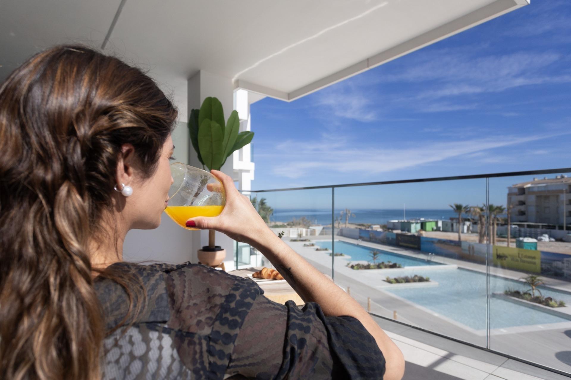 Ático obra nueva en Dénia con piscina privada — 2 hab.