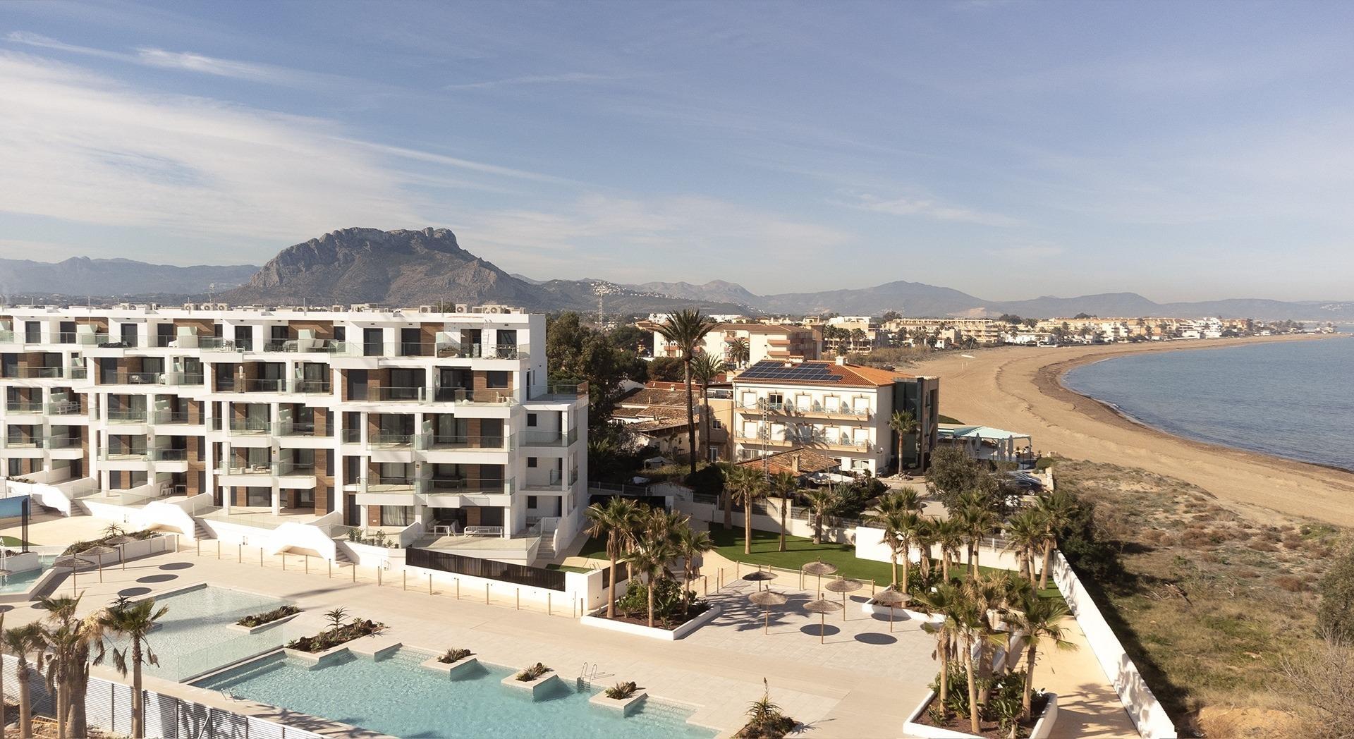 Apartamento Obra Nueva en Dénia con Piscina Privada — 3 Dorm.