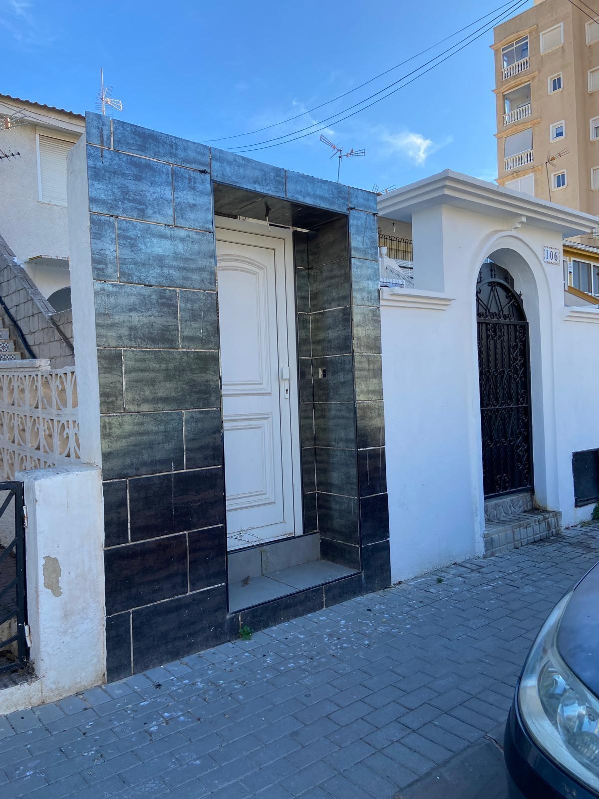 Bungalow Alto en Nueva Torrevieja — 1 Dorm. Cerca de Playa
