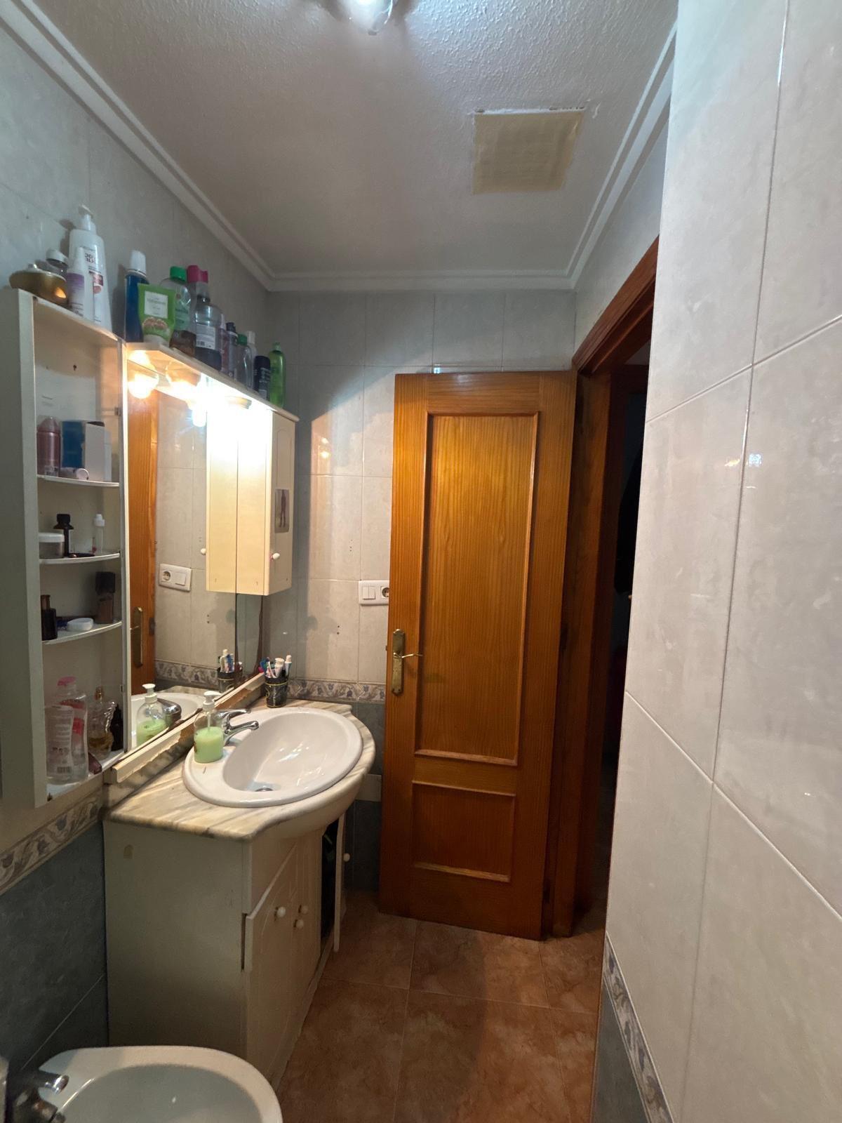 Apartamento céntrico en Acequión, Torrevieja — 2 dorm, a 5 min andando al centro