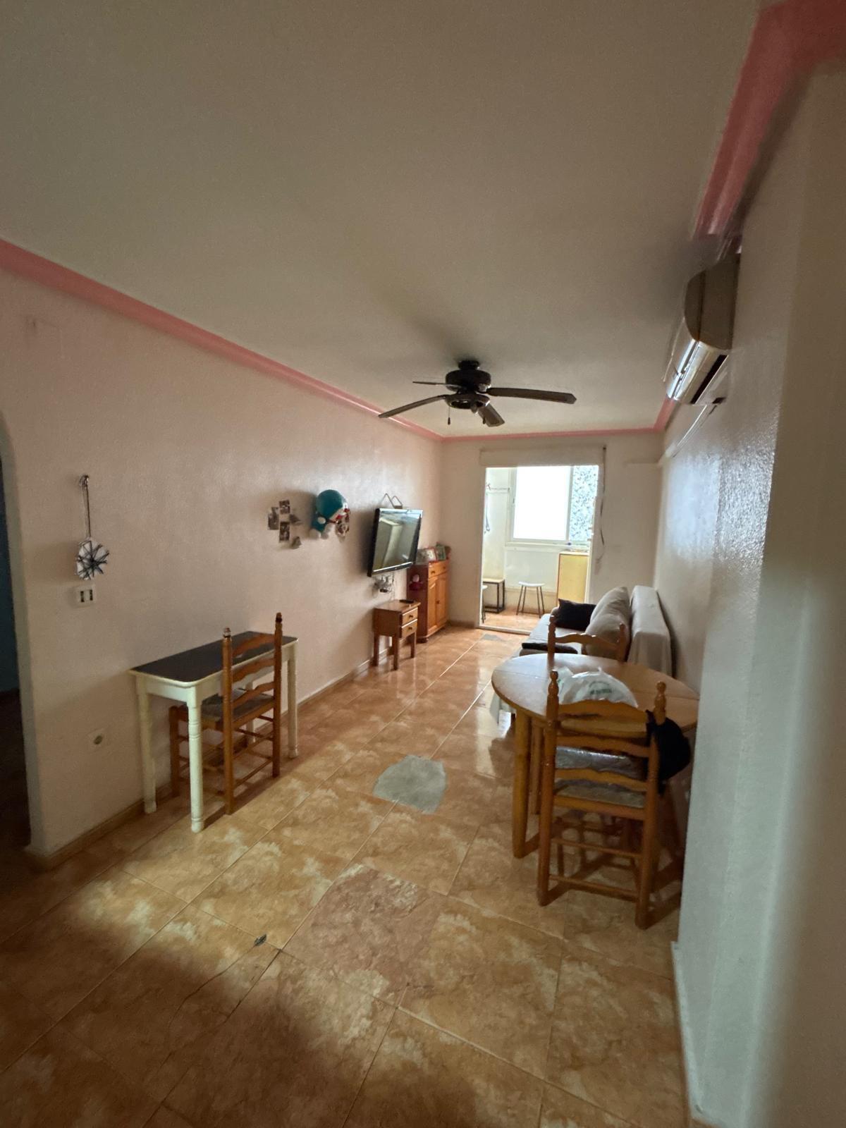 Apartamento céntrico en Acequión, Torrevieja — 2 dorm, a 5 min andando al centro