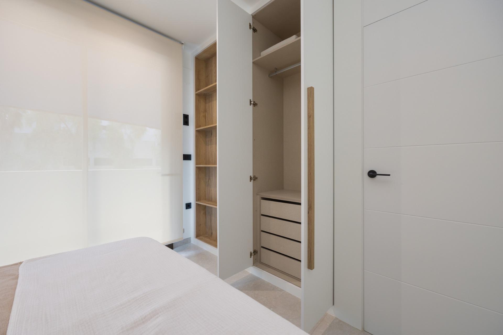 Apartamento Obra Nueva con Piscina Privada en Guardamar del Segura — 2 Dorm.