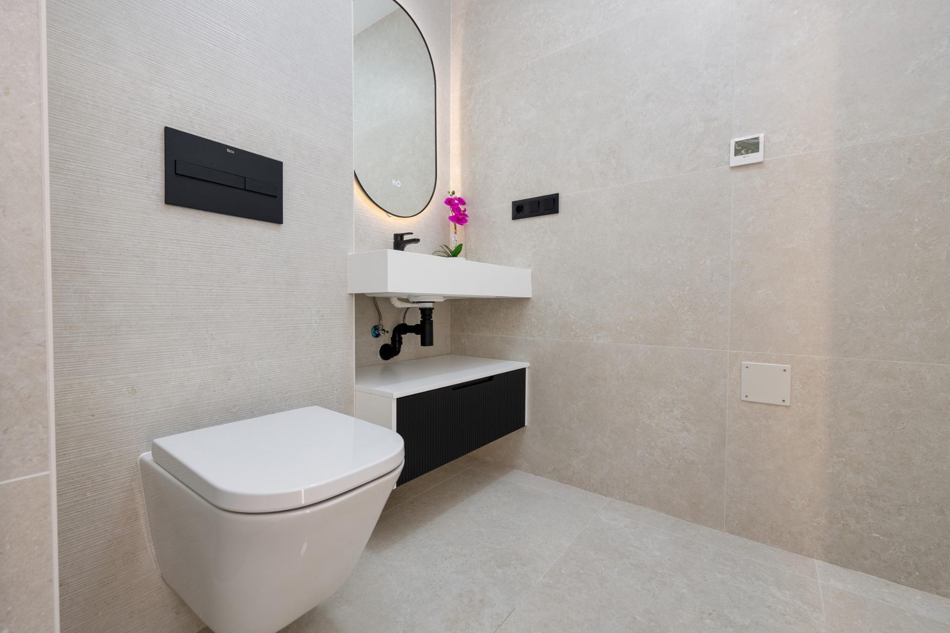 Apartamento Obra Nueva con Piscina Privada en Guardamar del Segura — 2 Dorm.