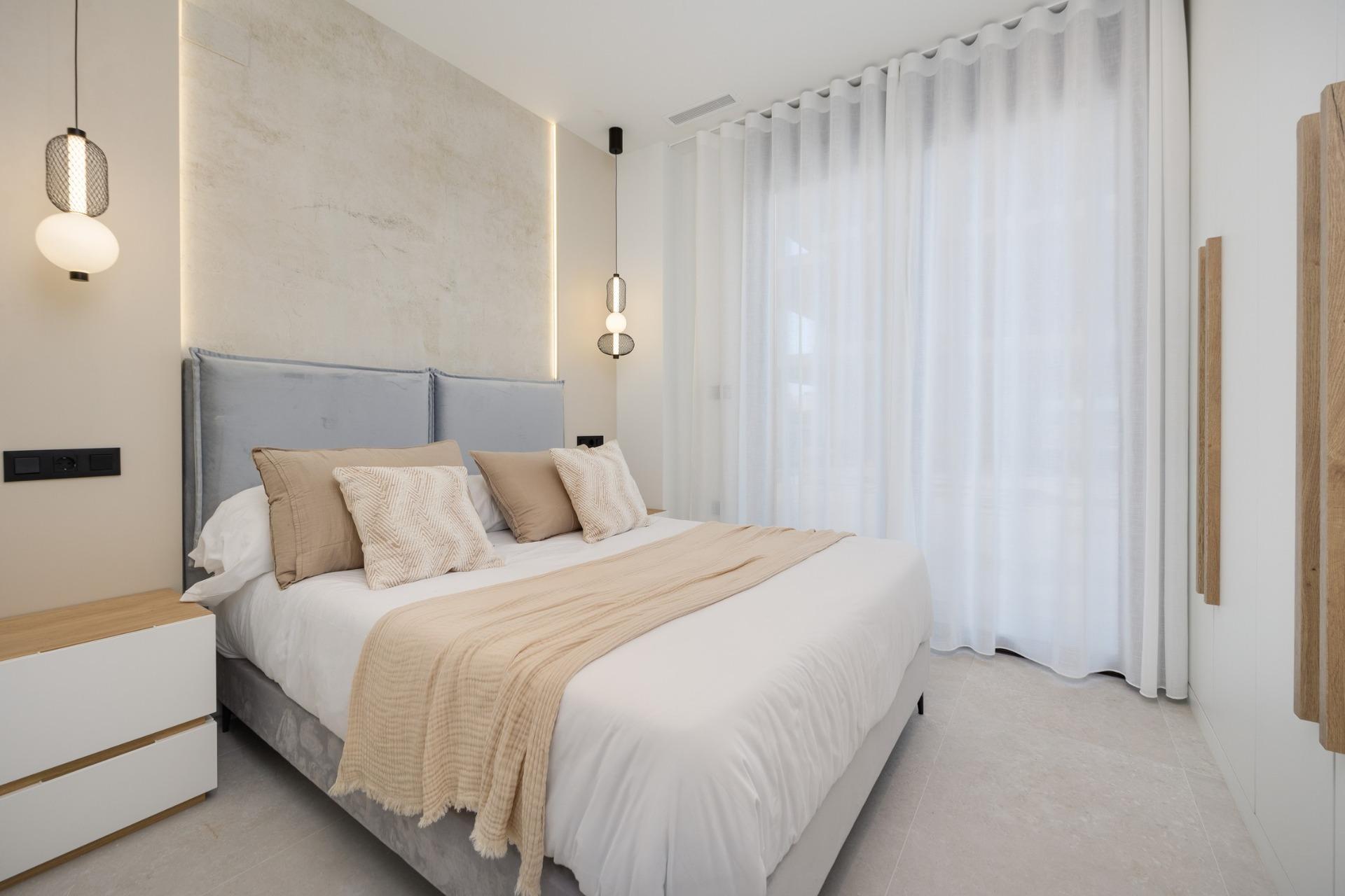 Apartamento Obra Nueva con Piscina Privada en Guardamar del Segura — 2 Dorm.