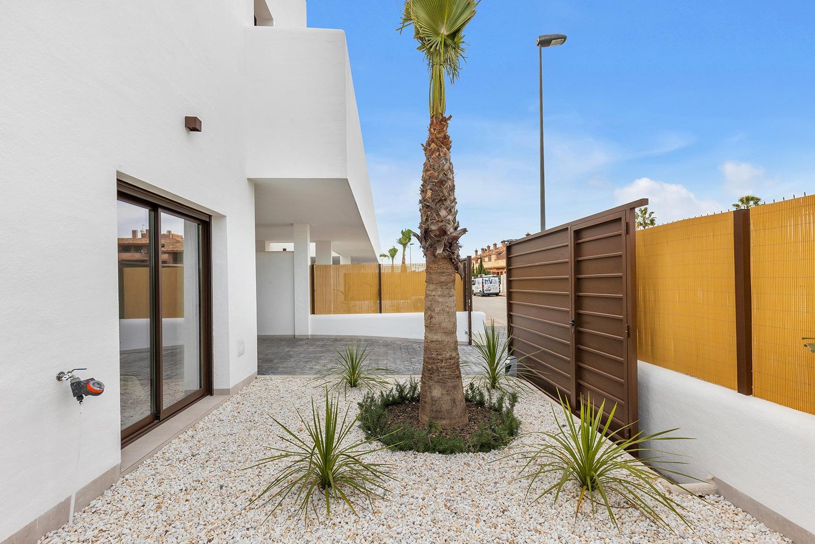 Apartamento Obra Nueva con Piscina Privada en Los Alcázares — 3 Dorm.