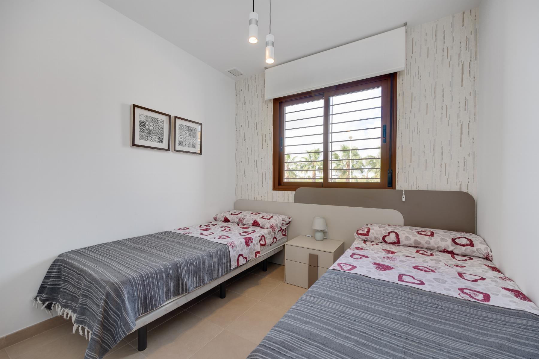 Apartamento con vistas al mar y terraza de 15m² en Lomas de Cabo Roig