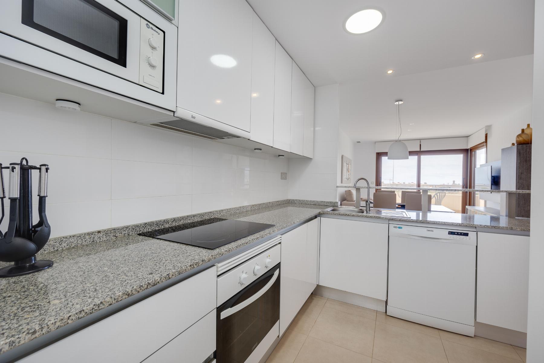 Apartamento con vistas al mar y terraza de 15m² en Lomas de Cabo Roig