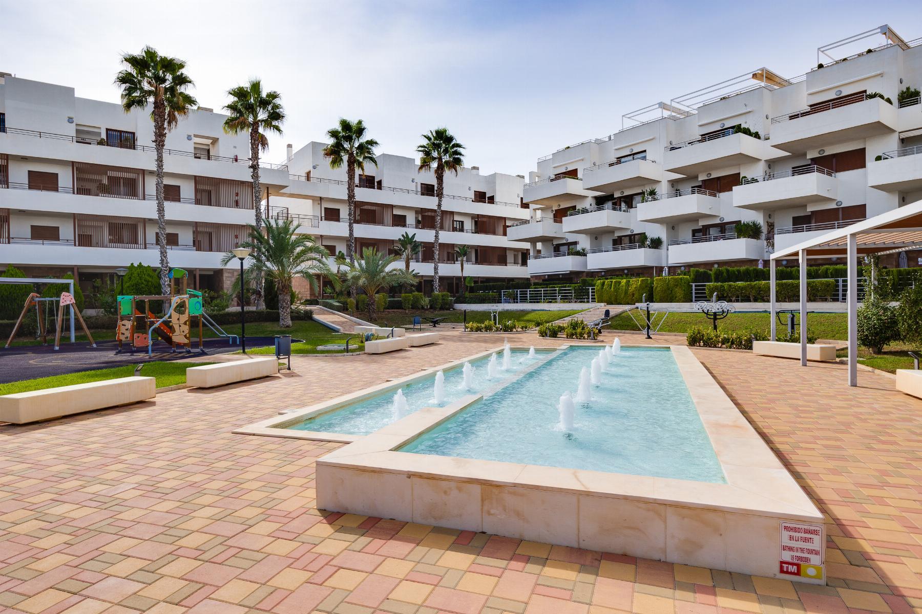 Apartamento con vistas al mar y terraza de 15m² en Lomas de Cabo Roig