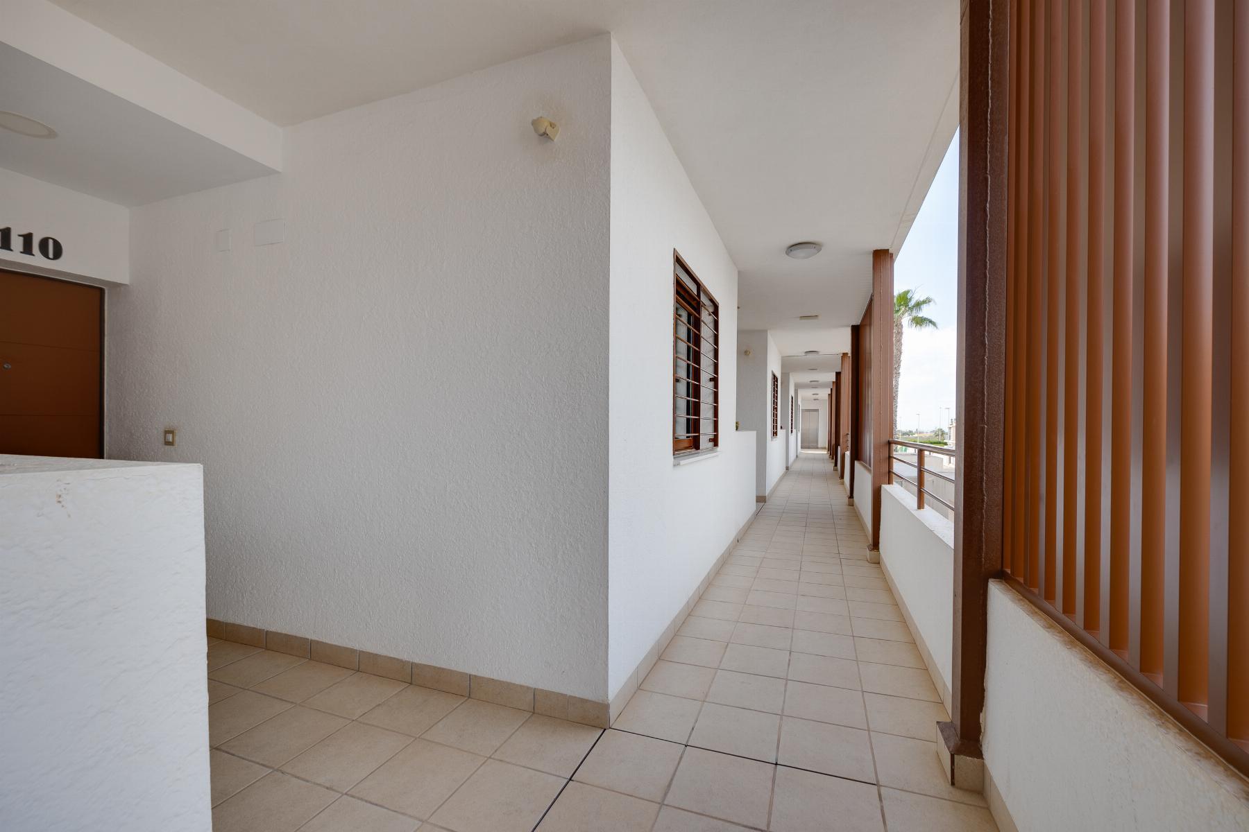 Apartamento con vistas al mar y terraza de 15m² en Lomas de Cabo Roig