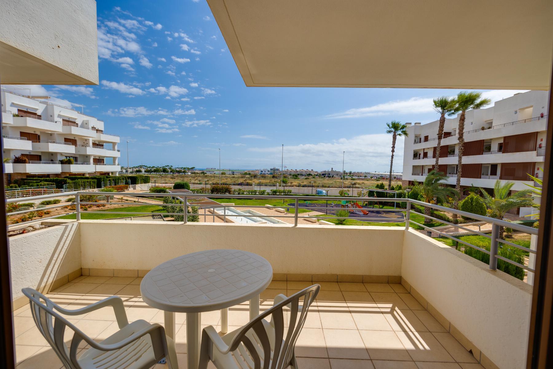 Apartamento con vistas al mar y terraza de 15m² en Lomas de Cabo Roig