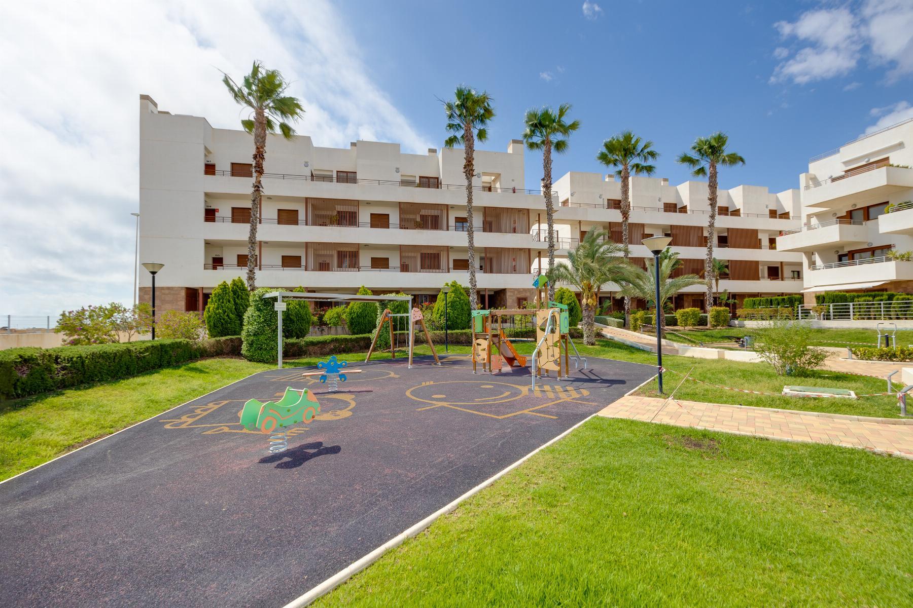Apartamento con vistas al mar y terraza de 15m² en Lomas de Cabo Roig