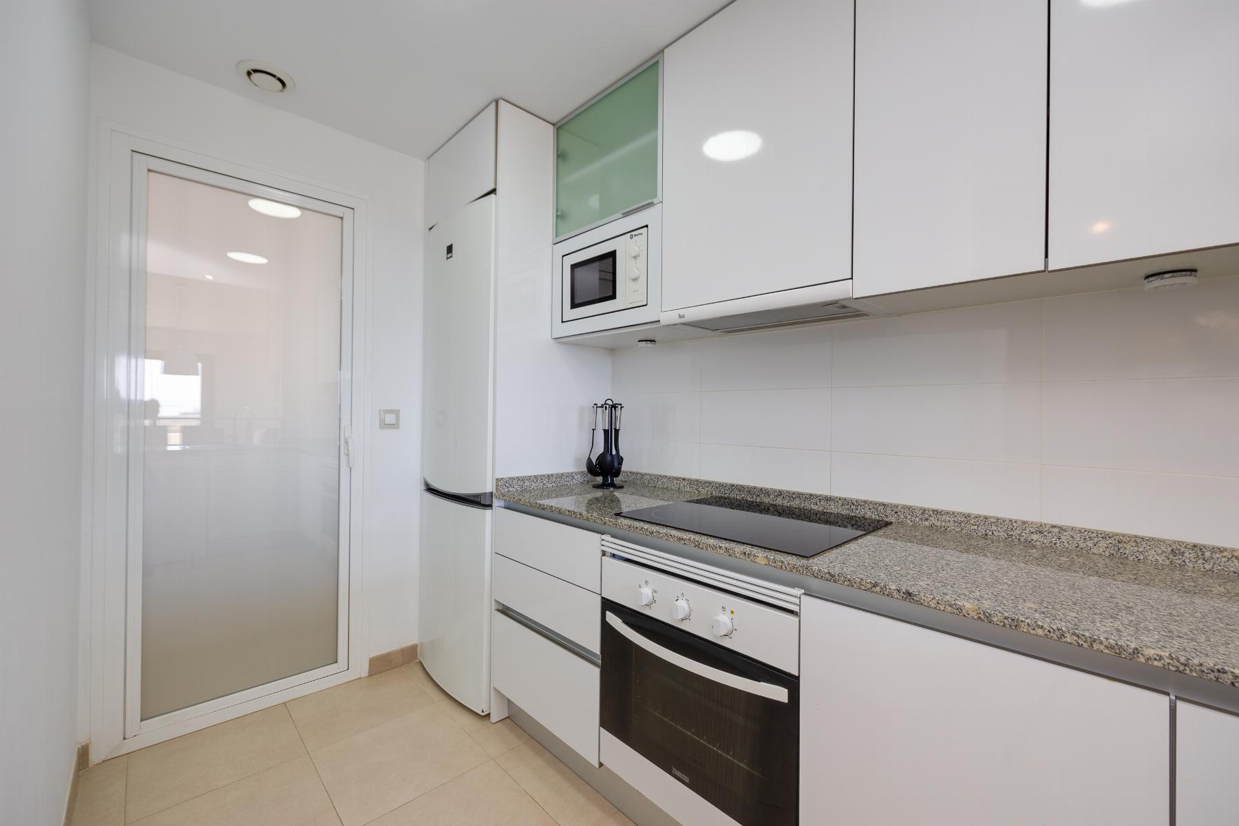 Apartamento con vistas al mar y terraza de 15m² en Lomas de Cabo Roig