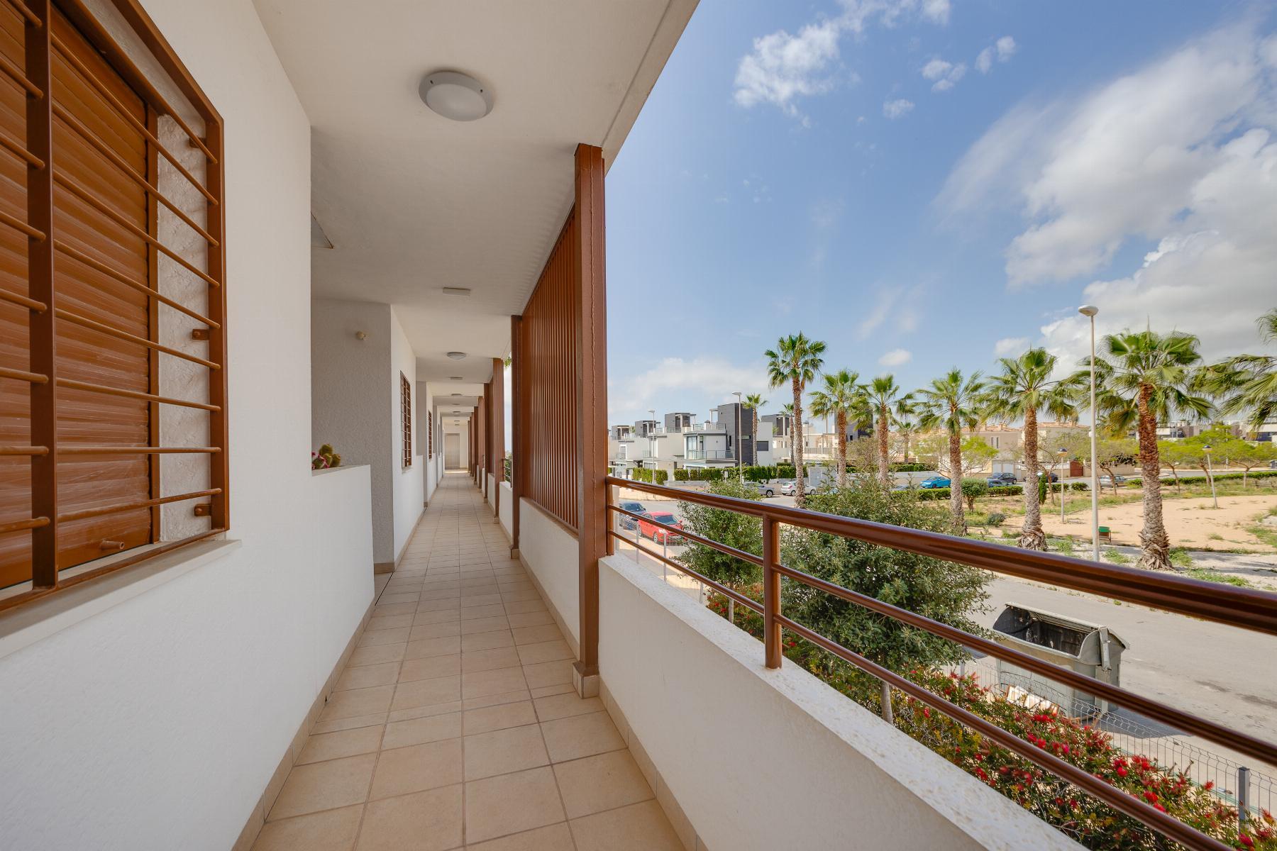 Apartamento con vistas al mar y terraza de 15m² en Lomas de Cabo Roig