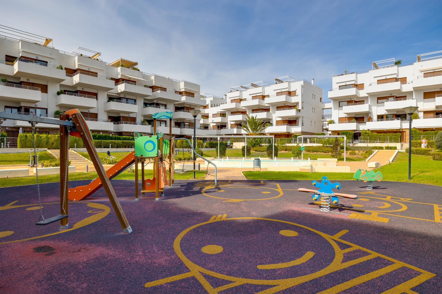 Apartamento con vistas al mar y terraza de 15m² en Lomas de Cabo Roig