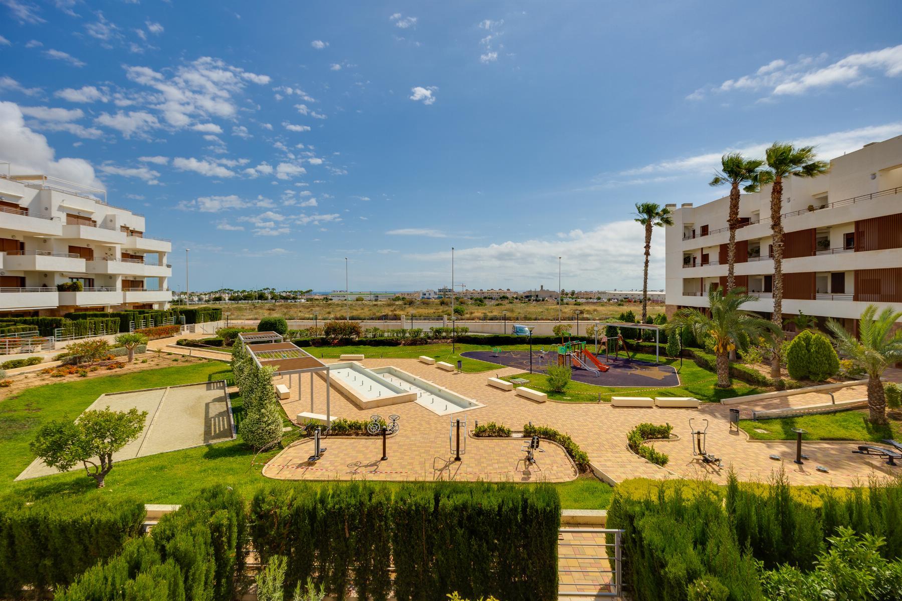 Apartamento con vistas al mar y terraza de 15m² en Lomas de Cabo Roig