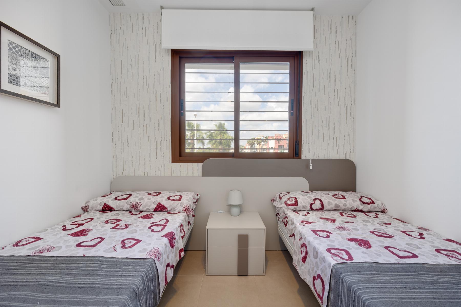 Apartamento con vistas al mar y terraza de 15m² en Lomas de Cabo Roig