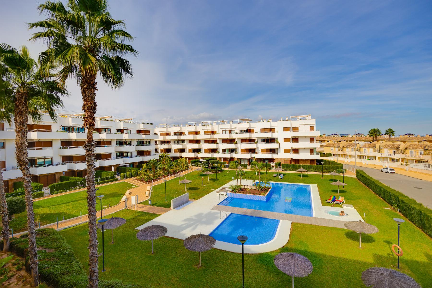 Apartamento con vistas al mar y terraza de 15m² en Lomas de Cabo Roig