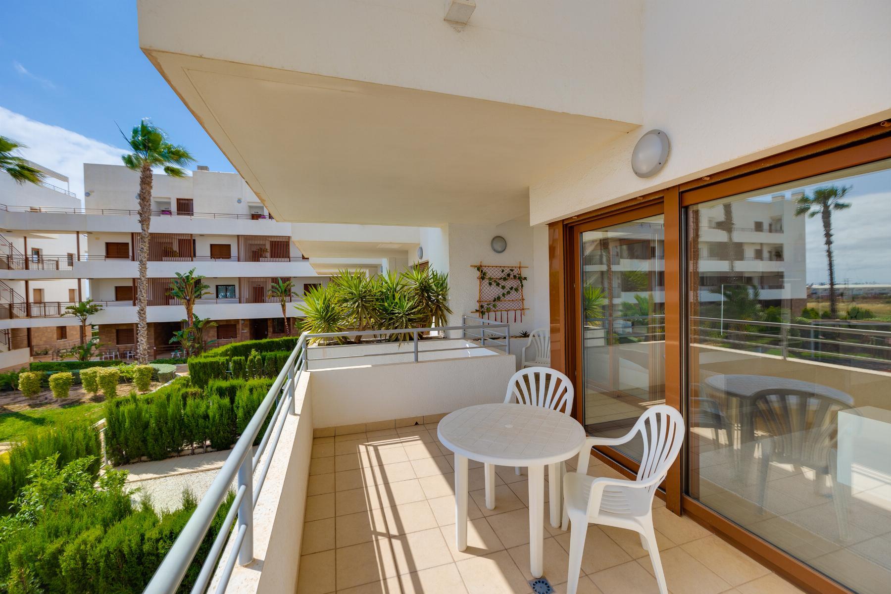 Apartamento con vistas al mar y terraza de 15m² en Lomas de Cabo Roig