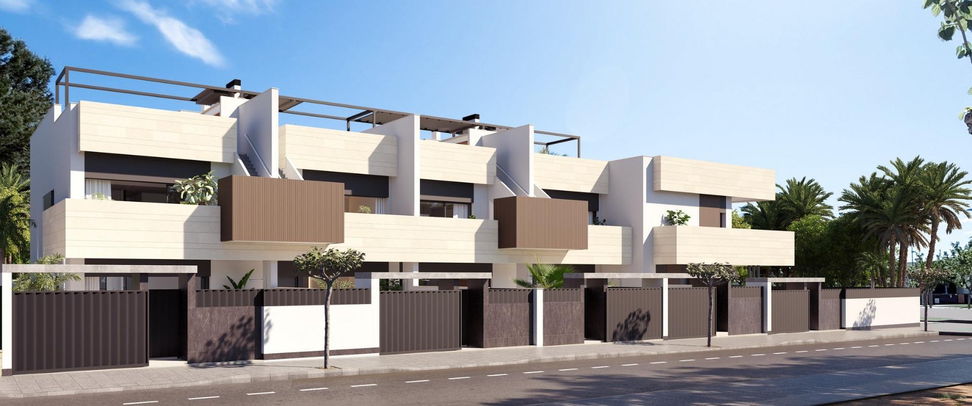 Chalet de obra nueva con piscina privada en Pilar de la Horadada — 3 dorm.