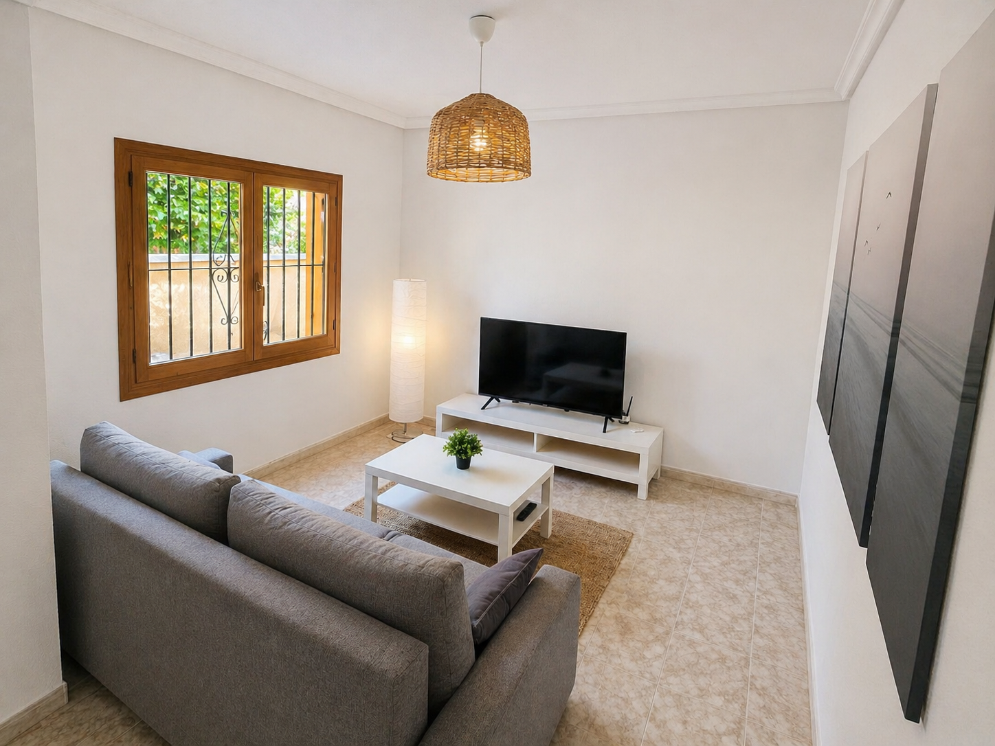 Apartamento con terraza y piscina en Playa Flamenca — 2 dorm. en planta baja