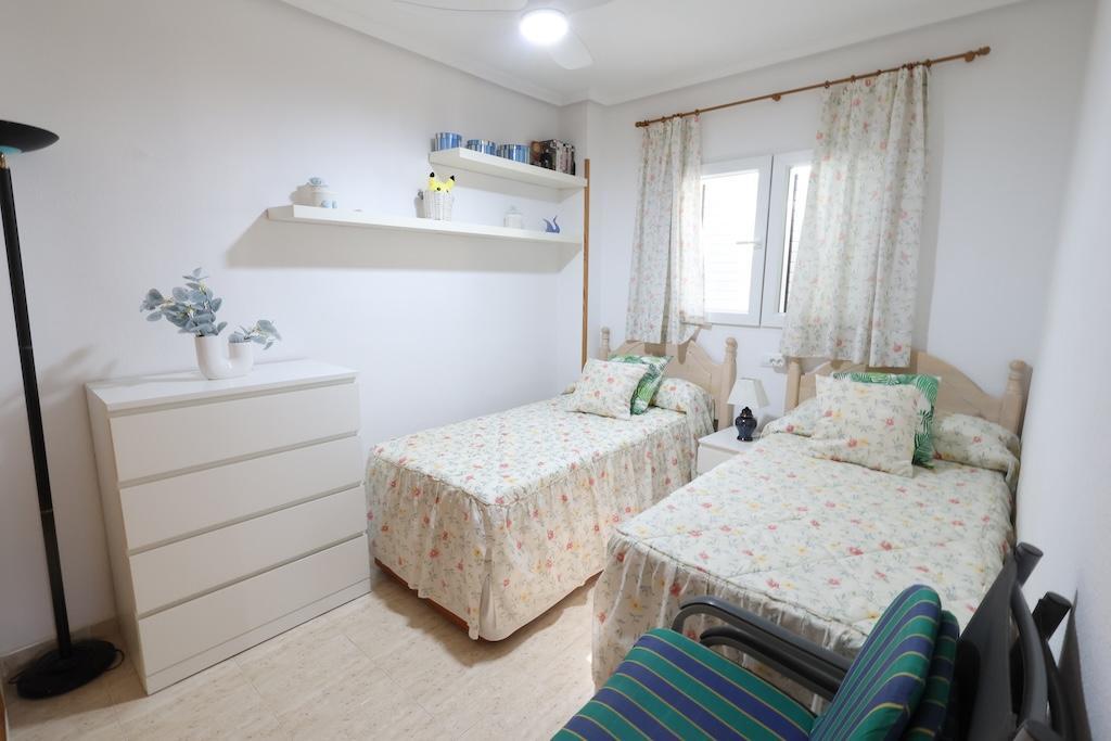 Apartamento con vistas al mar y piscina privada en La Mata — 200m de la playa