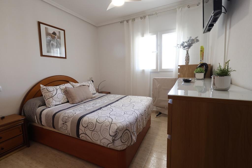 Apartamento con vistas al mar y piscina privada en La Mata — 200m de la playa